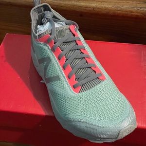 WOMENS 12D NEW BALANCE FRESH FOAM GOBI TRAIL RUNNING SHOES NWT WTGOBIA3